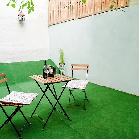 Secret Garden - Free Parking Appartement Boedapest